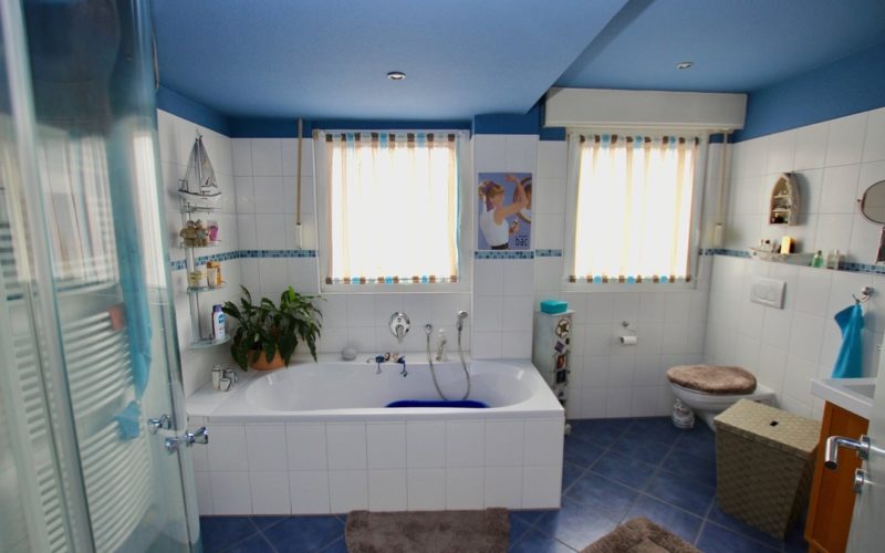 Badezimmer EG