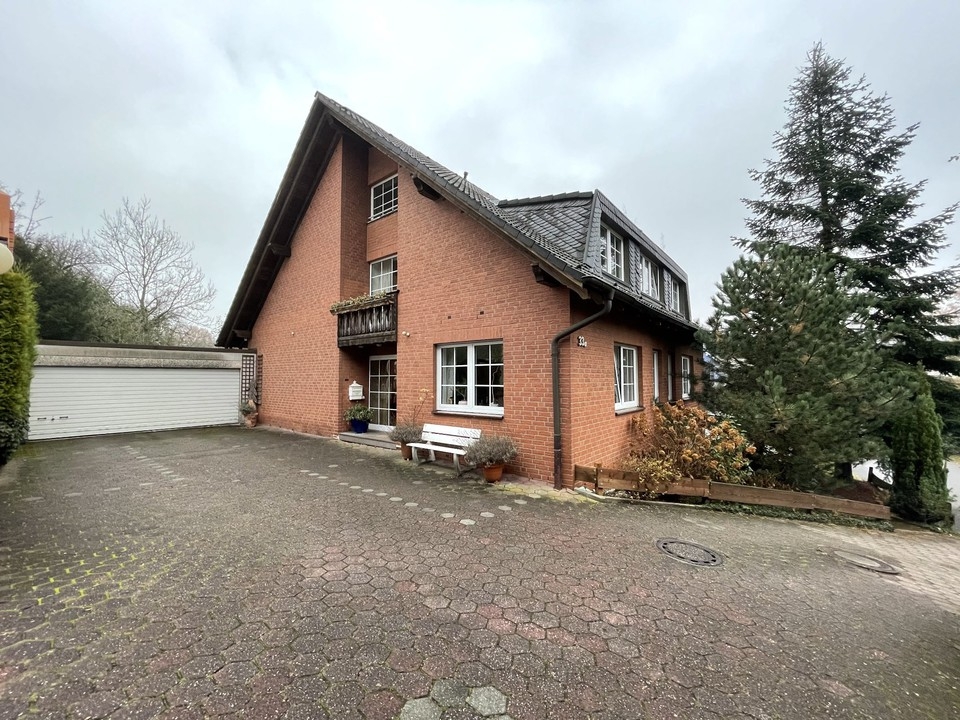 Großzügiges Einfamilienhaus mit EInliegerwohnung in ruhiger Lage von Witten-Annen Großzügiges Einfamilienhaus mit EInliegerwohnung in ruhiger Lage von Witten-Annen