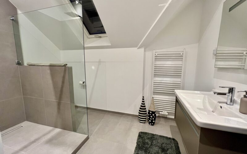 Badezimmer DG