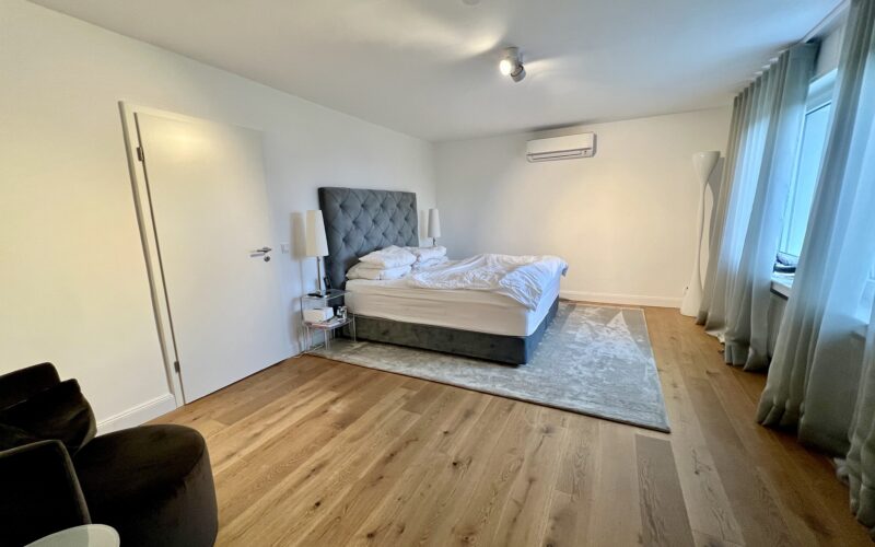 Elternschlafzimmer 1. OG