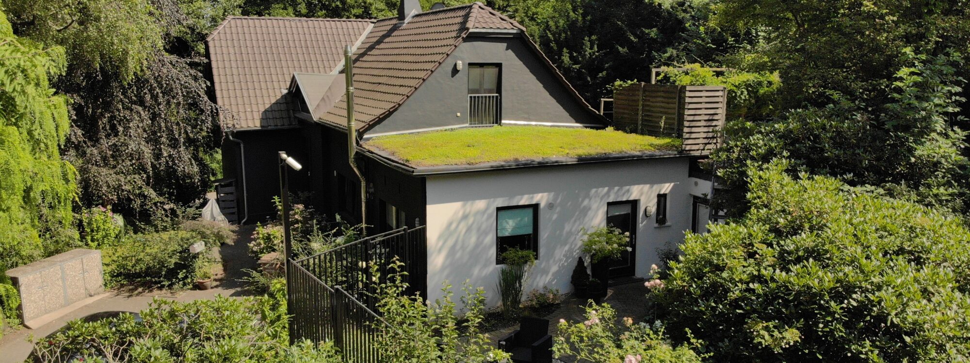 Historisches Zweifamilienhaus mit modernen Wohnkomfort und großen Garten
