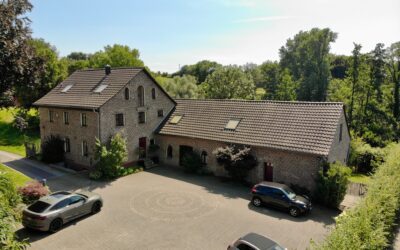 Exklusives Landgut: Historisches Bauernhaus mit weitläufigem Grundstück und modernem Wohnkomfort